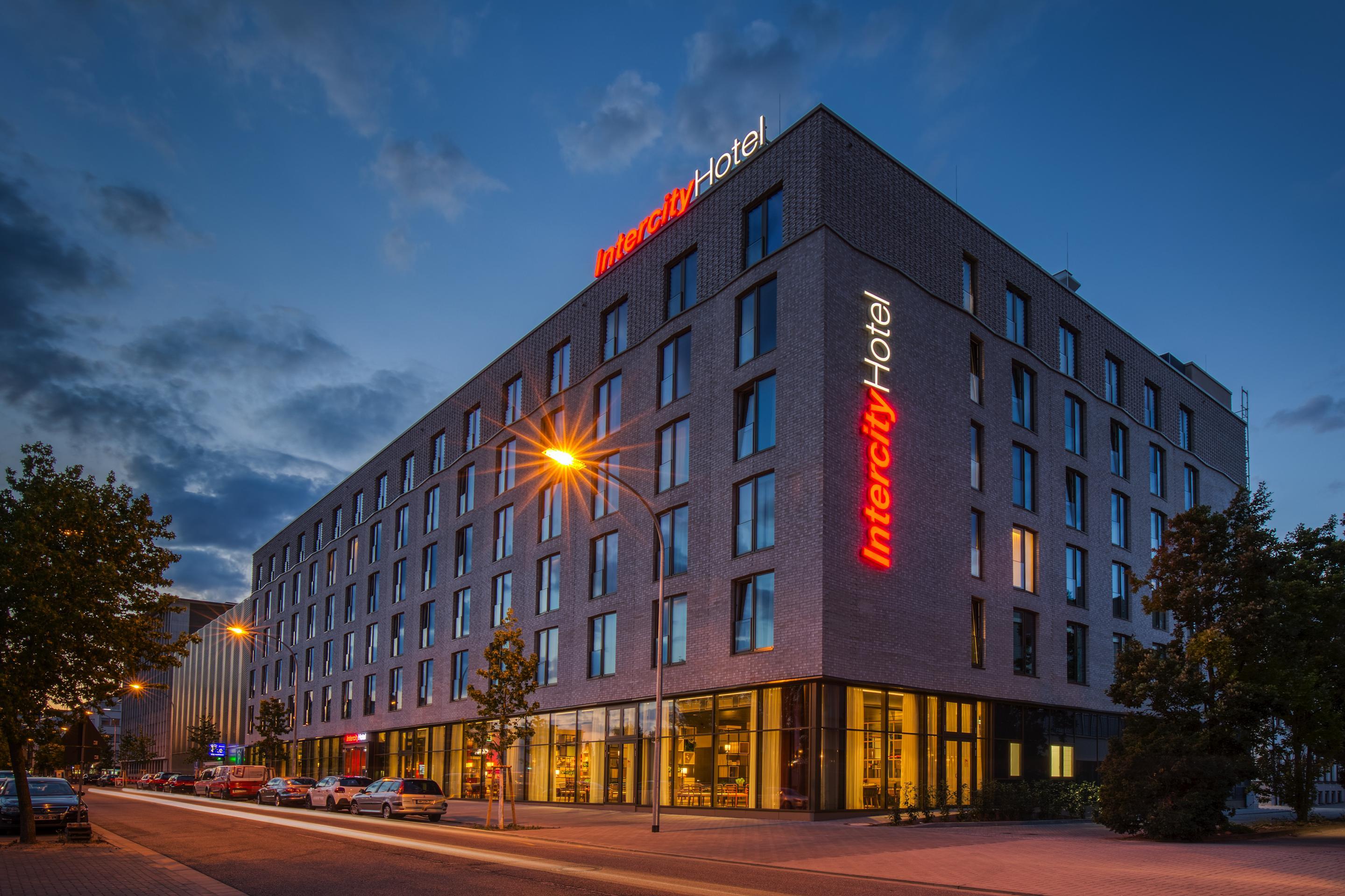 Intercityhotel Саарбрюккен Экстерьер фото