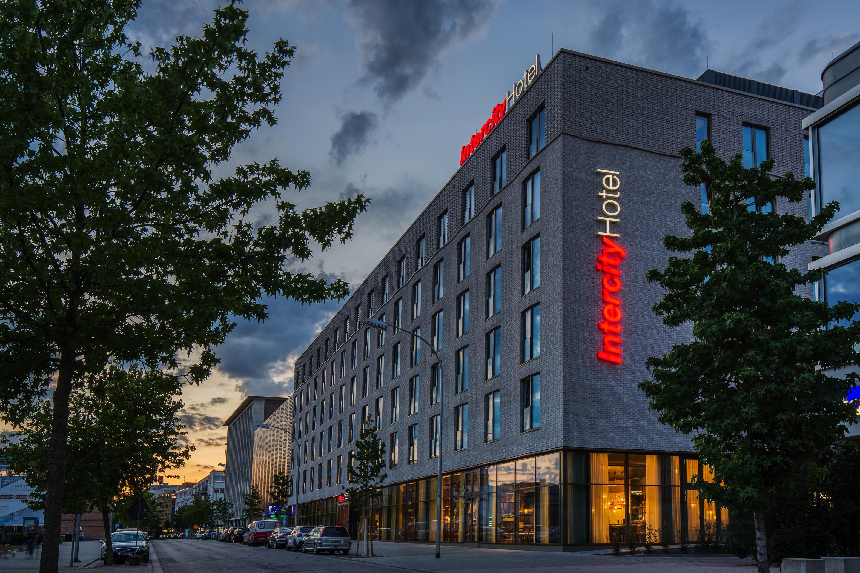 Intercityhotel Саарбрюккен Экстерьер фото